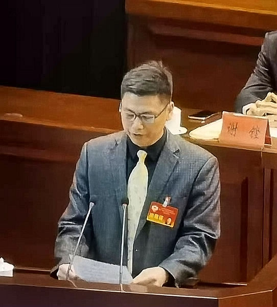 陈芝涛代表农工党汕头市委会作大会发言